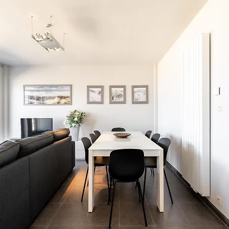 Apartment Beaulieu & Chambord 71 For 6 People Blankenberge